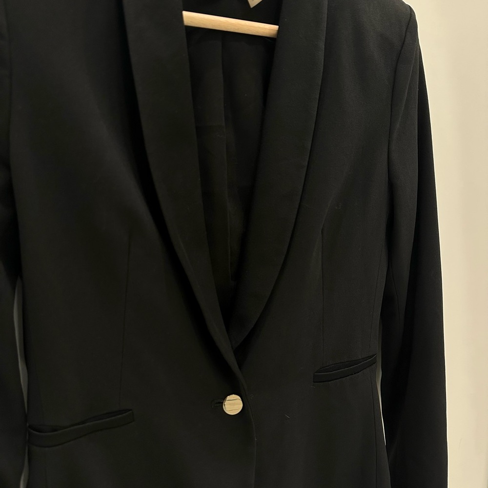 Alice + Olivia Black Blazer w/ Elongated Back